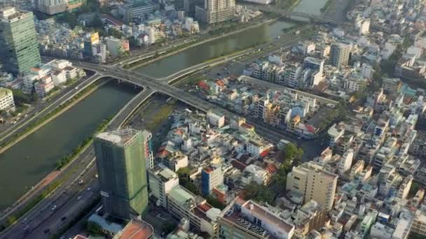 HOCHIMINH, VIETNAM - APRIL, 2020: Flygfoto över Hochiminh från observationsdäcket i Bitexco-tornet. — Stockvideo