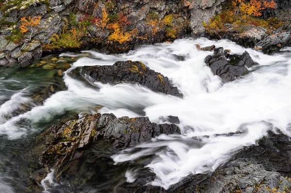 秋のドライブ急流 Dovrefjell Norwa — ストック写真
