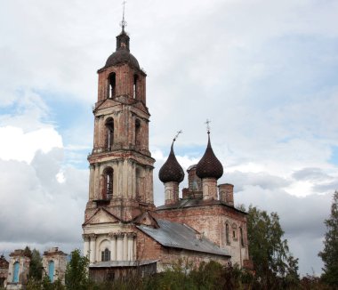 Ortodoks Kilisesi eski taş mahvetti