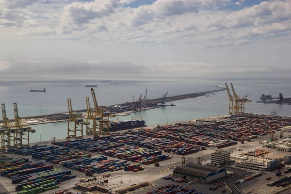 Vista Sobre Nublado Puerto Industrial Barcelona Desde Colina Montjuic —  Fotos de Stock