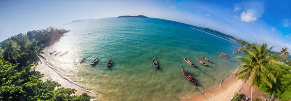 Hava, deniz araçları ile sahilde bir panorama çekim