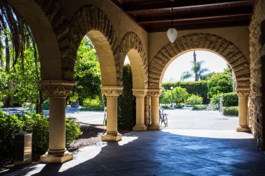 Stanford Üniversitesi binalar