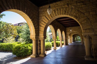 Stanford Üniversitesi gerekçesiyle 