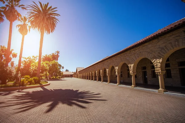 Stanford Üniversitesi gerekçesiyle 