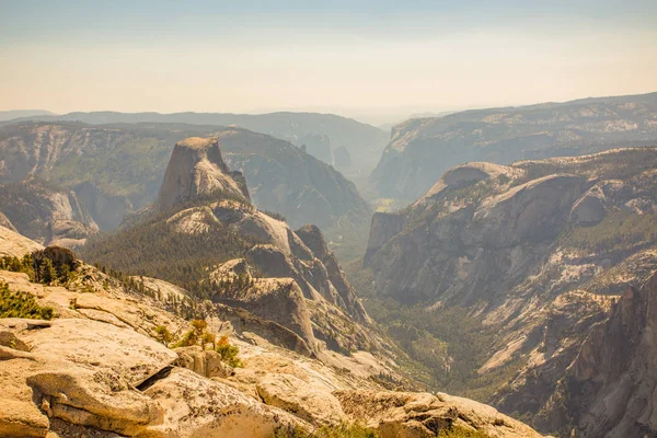 Parque Nacional Yosemite Nubes Sendero de Descanso — Foto de Stock