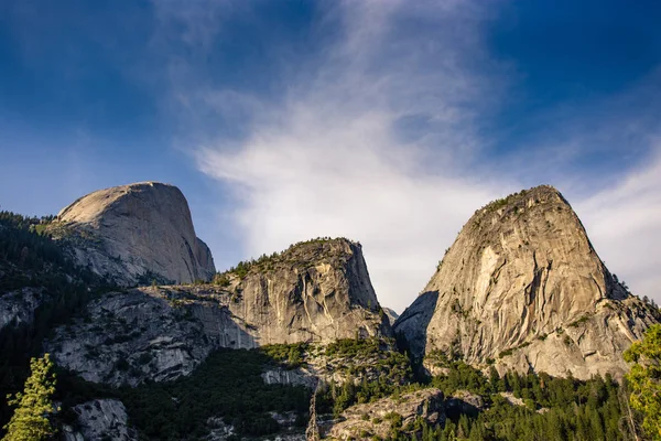 Yosemite Ulusal Parkı yollar — Stok fotoğraf