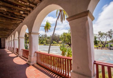 Santa Barbara City ve Manastırı