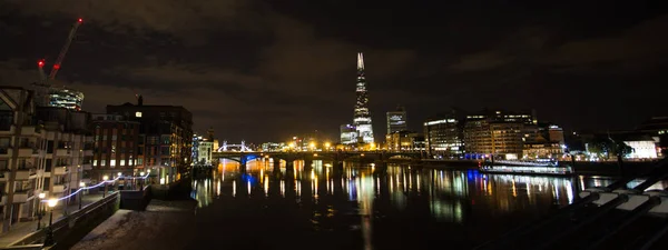London Night Thames közelében — Stock Fotó