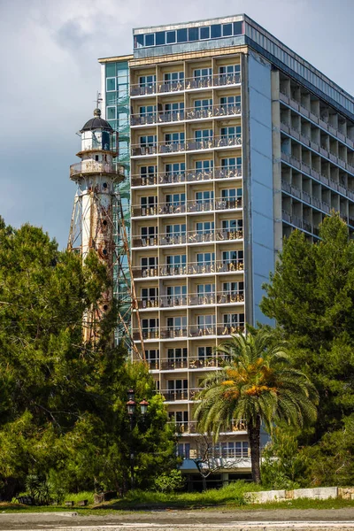 Abhazya Pitsunda kıyı ve park — Stok fotoğraf