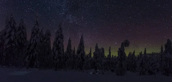 Ночное Небо Над Финляндией — стоковое фото