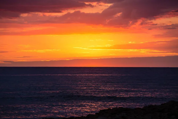 Kıbrıs Paphos günbatımı, deniz kıyısı