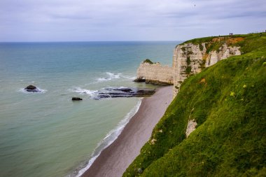 Etretat Köyü ve kaymaktaşı sahil