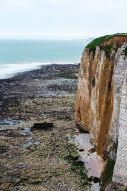 Etretat Köyü ve kaymaktaşı sahil