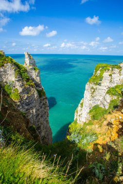 Etretat Köyü ve kaymaktaşı sahil