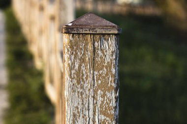 Parkta Antalya Türkiye'de Ahşap korkuluk