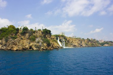 Antalya 'da Duden Şelalesi. Akdeniz 'de. Seyahat.
