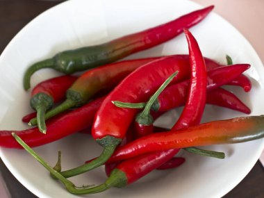 Kırmızı sıcak biber biber yakın çekim. Seçici odak