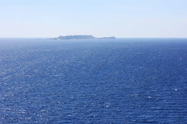 Niebieski spokojne Morze Śródziemne. Tekstury, tła. — Zdjęcie stockowe