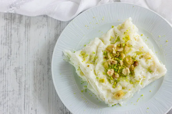 Traditional Turkish Meal Gullac Milk Dessert Sprinkled Ground Nuts Pistachios — Stock Photo, Image