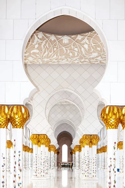 Abu Dhabi Vita Moskén — Stockfoto