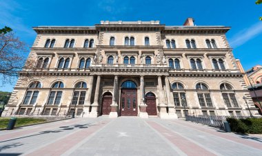 Budapeşte, Macaristan, 16 Nisan 2020 Budapeşte Corvinus Üniversitesi güzel tarihi mimari tarzı.
