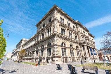 Budapeşte, Macaristan, 16 Nisan 2020 Budapeşte Corvinus Üniversitesi güzel tarihi mimari tarzı.