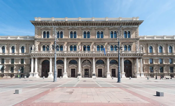 Budapeşte, Macaristan, 16 Nisan 2020 Budapeşte Corvinus Üniversitesi güzel tarihi mimari tarzı.