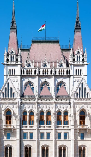 Budapest Ungern April 2020 Byggnaden Det Ungerska Parlamentet Orszaghaz Vid — Stockfoto