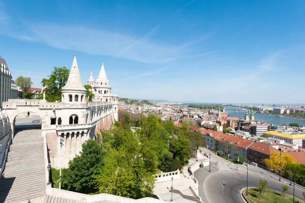 Budapest Hungary April 2020 Fisherman Bastion Budapest Hungary 渔夫的堡垒是布达城堡里有塔楼的全景观景台 — 图库照片