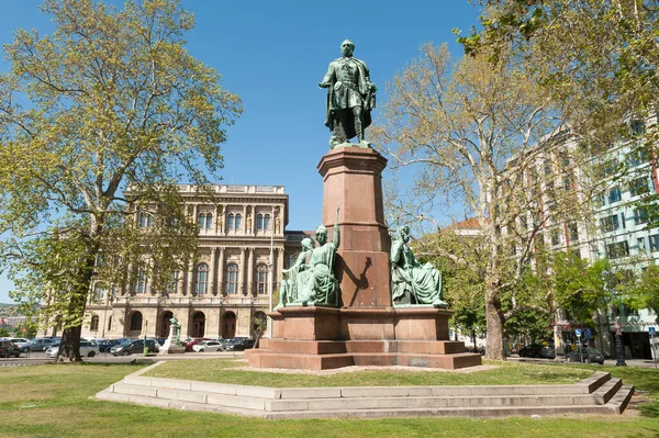 Boedapest Hongarije April 2020 Standbeeld Van Istvan Szechenyi Een Hongaarse — Stockfoto