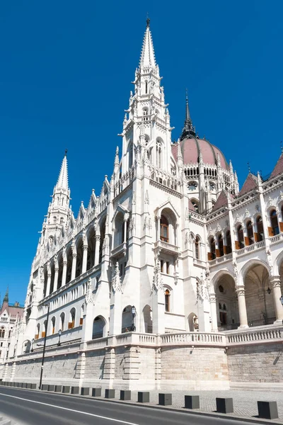 Budapest Ungheria Aprile 2020 Costruzione Del Parlamento Ungherese Orszaghaz Piazza — Foto Stock