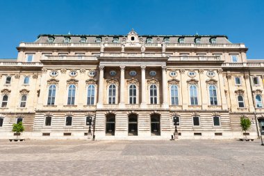 BUDAPEST, HUNGARY - 24 Nisan 2020: Buda Şatosu (Kraliyet Sarayı) iç avlusu, Budapeşte, Macaristan