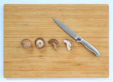 bıçak ve Shiitake mantar