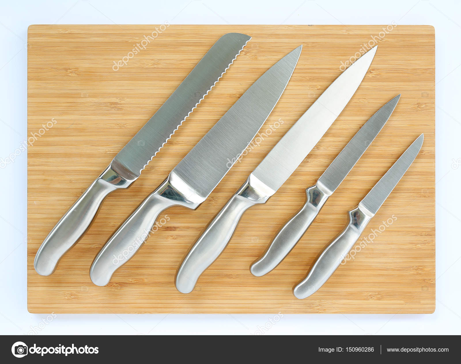Set de cuchillos de cocina profesional en un tablero de ...
