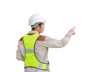 İzole üzerinde beyaz arka plan işaret eden erkek inşaat işçisi