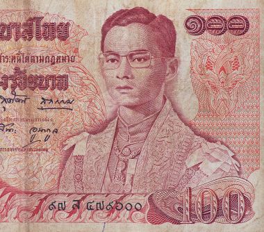 Vintage Tayland Kralı Bhumibol Adulyadej banknot üzerinde görüntü kadar kapatın.