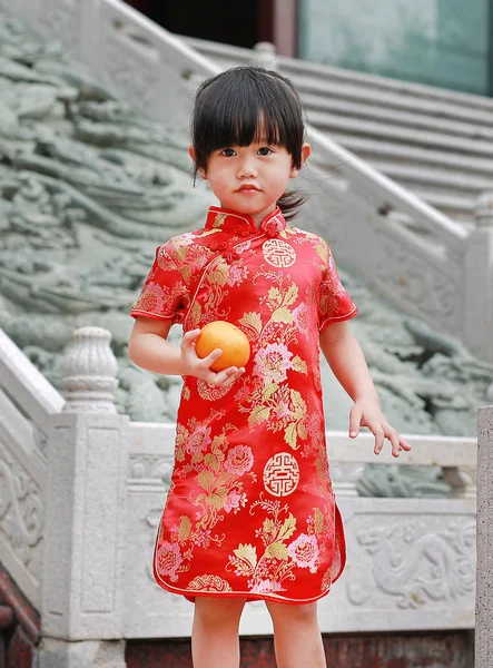 Vestido chino fotos de stock, de Vestido chino sin | Depositphotos
