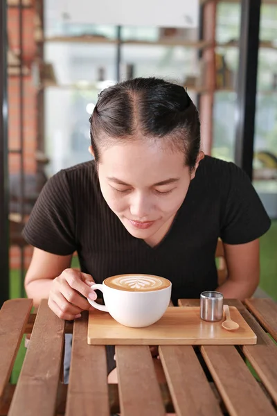 Woman drinking hot coffee in the morning. — Stock Photo, Image