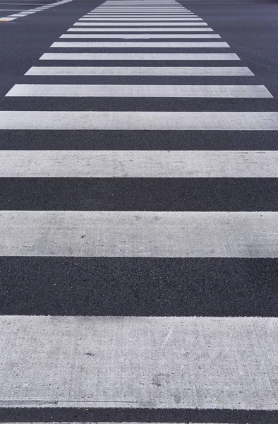 Cruce de cebra en la carretera —  Fotos de Stock