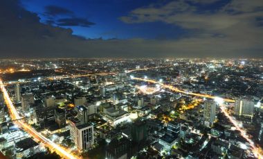 Gece Bangkok şehir peyzaj