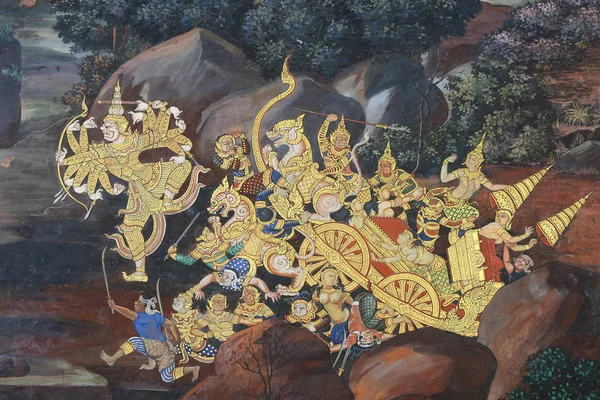 Arte tradicional de pintura tailandesa sobre a história do Ramayana em exposição na parede do templo — Fotografia de Stock