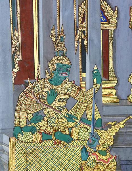 Arte tradicional de pintura tailandesa sobre la historia del Ramayana en exhibición en la pared del templo —  Fotos de Stock