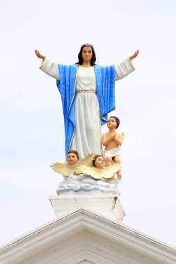 Roma Katolik Kilisesi Kutsal kadın heykelleri.