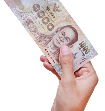 Beyaz arka plan üzerinde bin banyo Tay para veren el