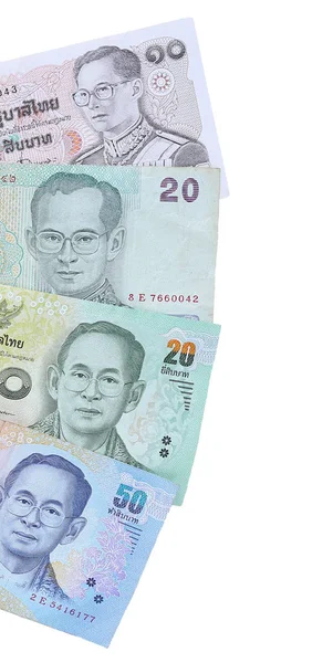 泰国纸币和独立于白色之上的硬币 — 图库照片