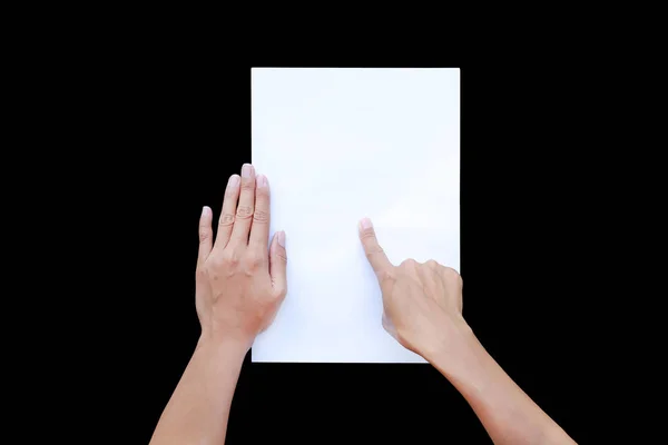 Zeigefinger der Frau und Berührung auf Papier isoliert auf schwarzem Hintergrund, Bildungskonzept. — Stockfoto