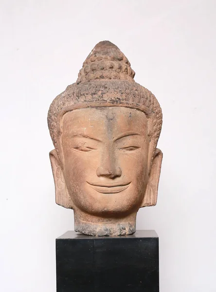Eski kafa Buda heykeli, kırık Buda heykelleri — Stok fotoğraf