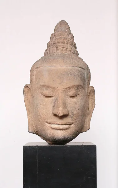 Eski kafa Buda heykeli, kırık Buda heykelleri — Stok fotoğraf