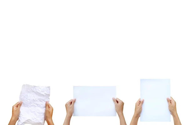 Багато рук, що тримають зруйнований аркуш паперу з копіювальним простором ізольовано на білому тлі . — стокове фото