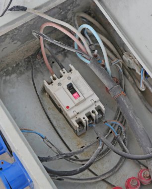 Eski bir devre kesiciler